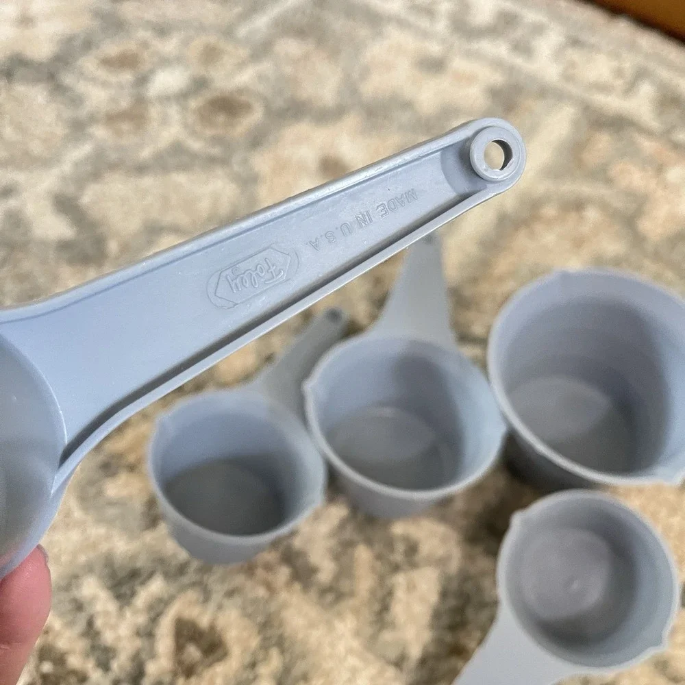 Vintage 1970s Foley Blue Plastic‎ Set of 5 Measuring Cups MCM Cottage